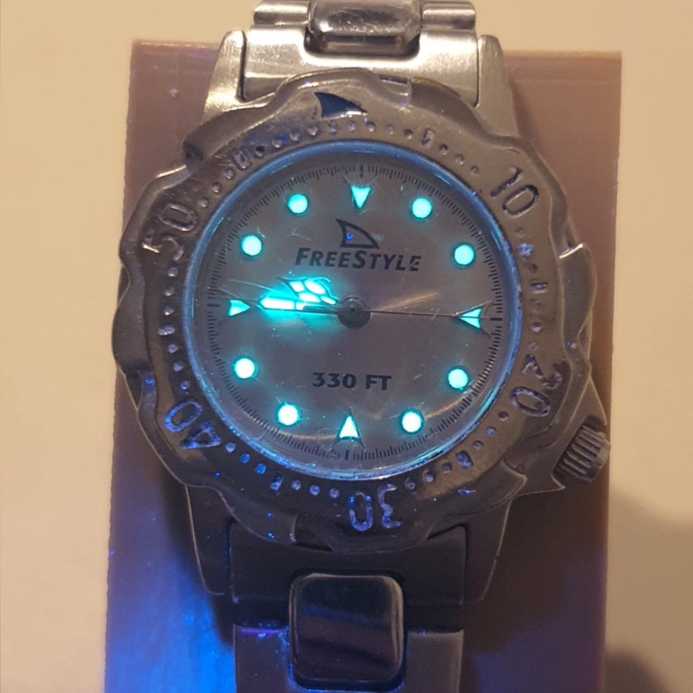 Vtg Freestyle Silver/Pink Women's Diver Watch